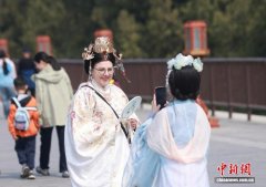 （经济观察）“China Trav