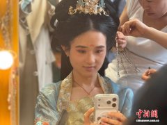 “成为中国人”热潮升温